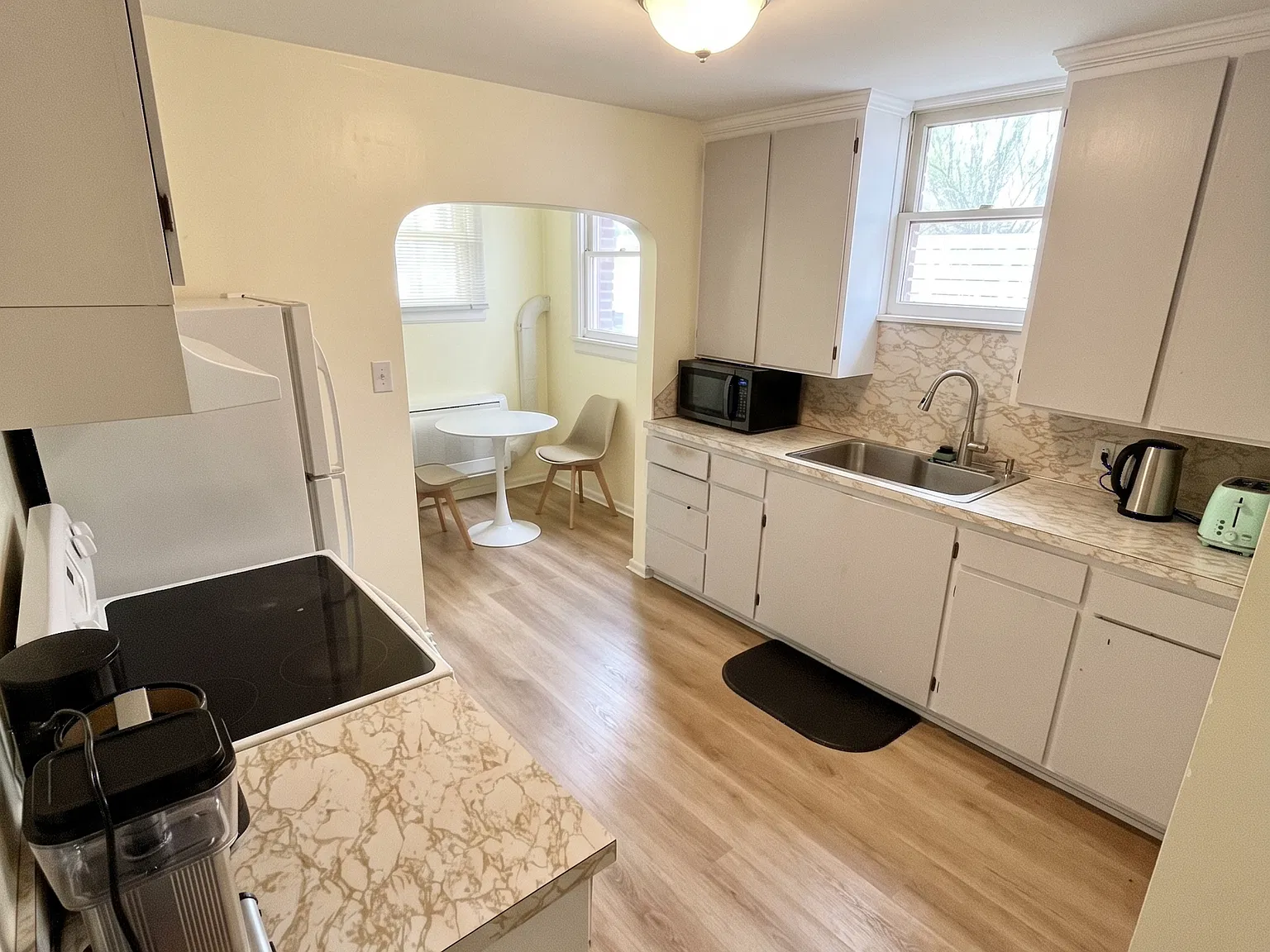 2 bed, 700 sqft, $1,600 — Photo 4