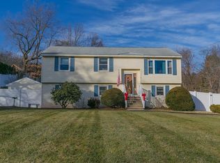 6 Janice Rd, Billerica, MA 01821