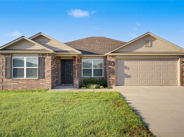 912 W Aiden Dr, Siloam Springs, AR 72761