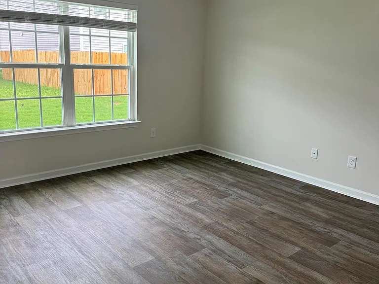 2225 Montalvan Dr — Photo 4