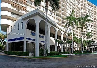 4th image of 3800 S Ocean Dr APT 902