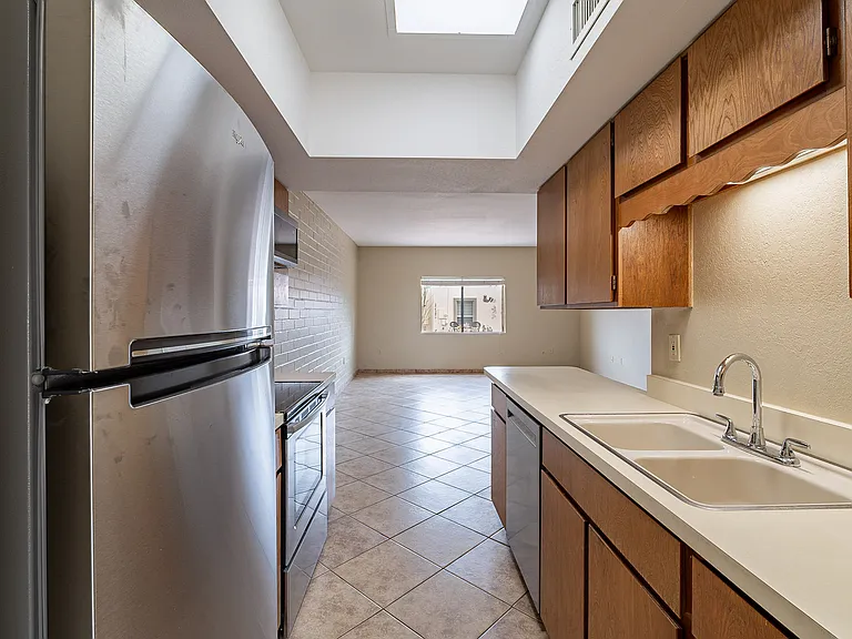 1430 W Camino Lucientes — Photo 10