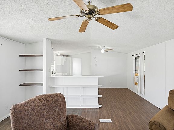 5th image of 2480 E Packard Avenue