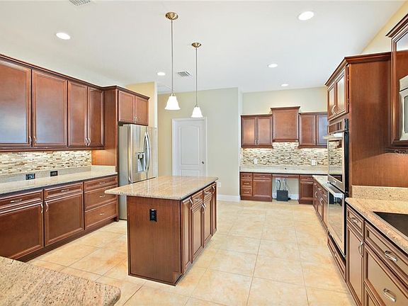 5th image of 2879 Falls Ave