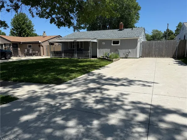 6447 Sandfield Dr, Brookpark, OH 44142