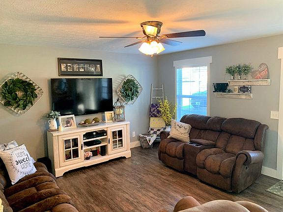 3rd image of 4034 Elwin Dr