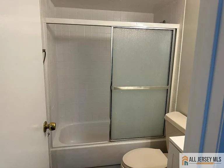 11 Hyde Ave — Photo 18