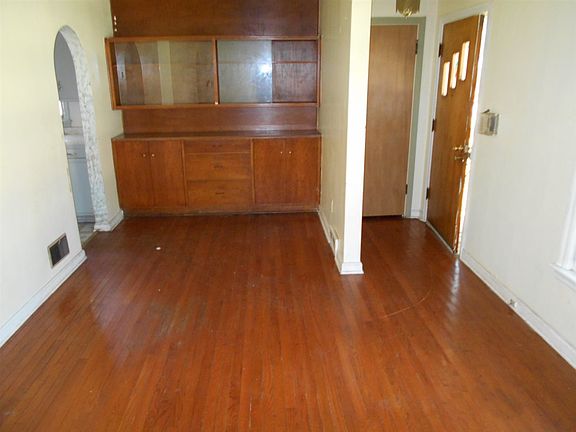 4th image of 3108 Parkside Ave