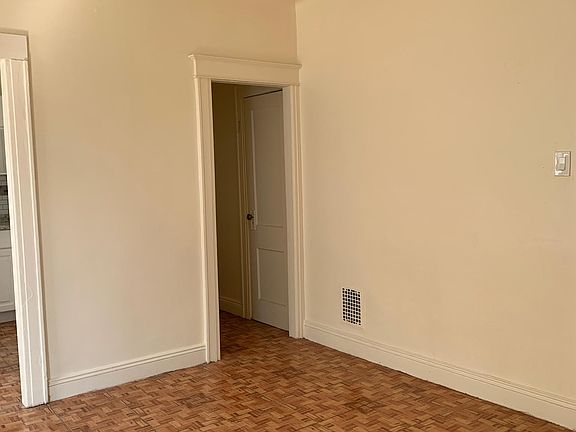 4th image of 10432 122nd St Floor 2