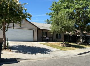 1310 Echo Ln, Hanford, CA 93230