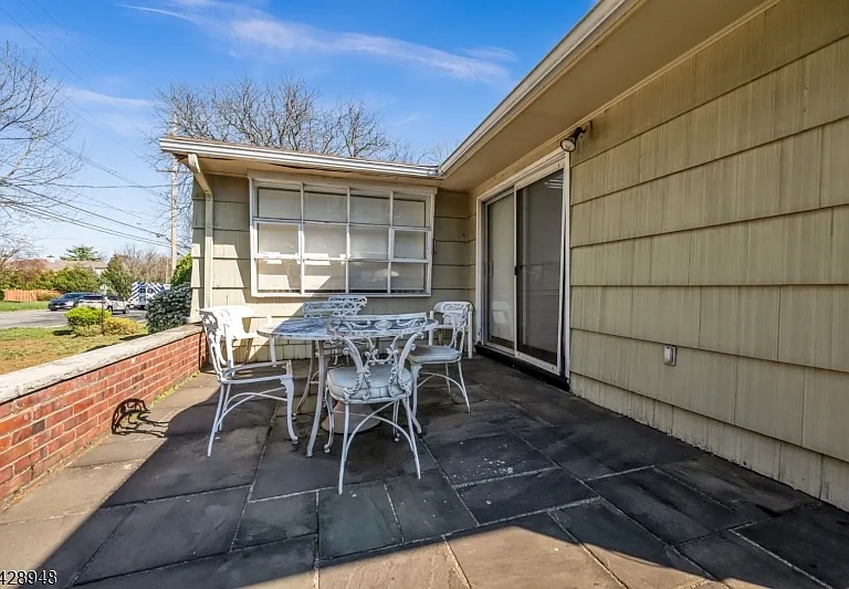 204 Tryon Pl — Photo 30