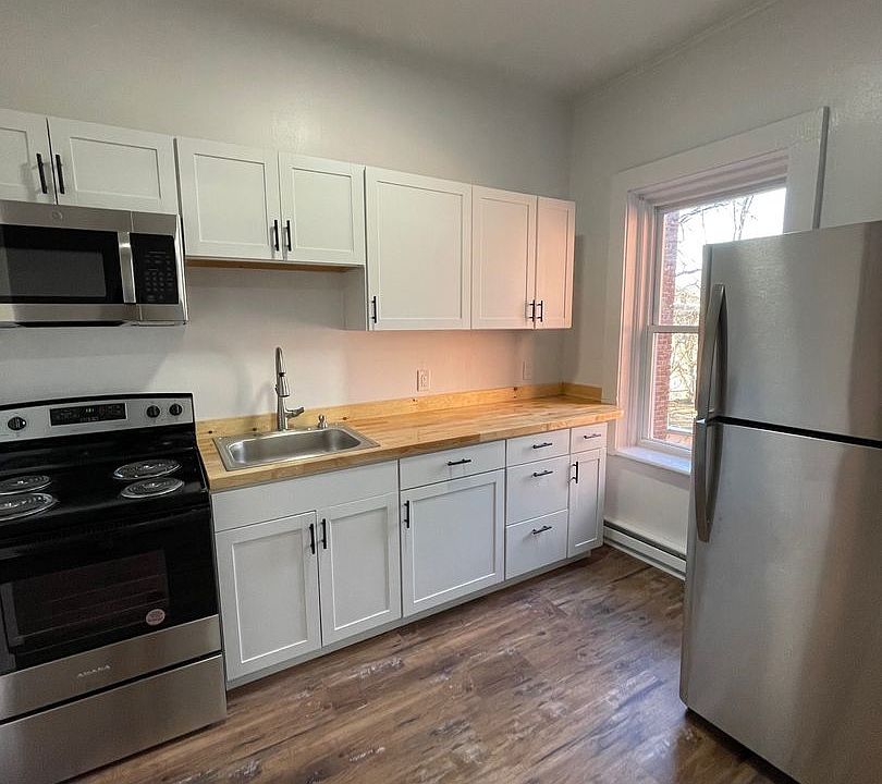 1st image of 100 Renwick St
