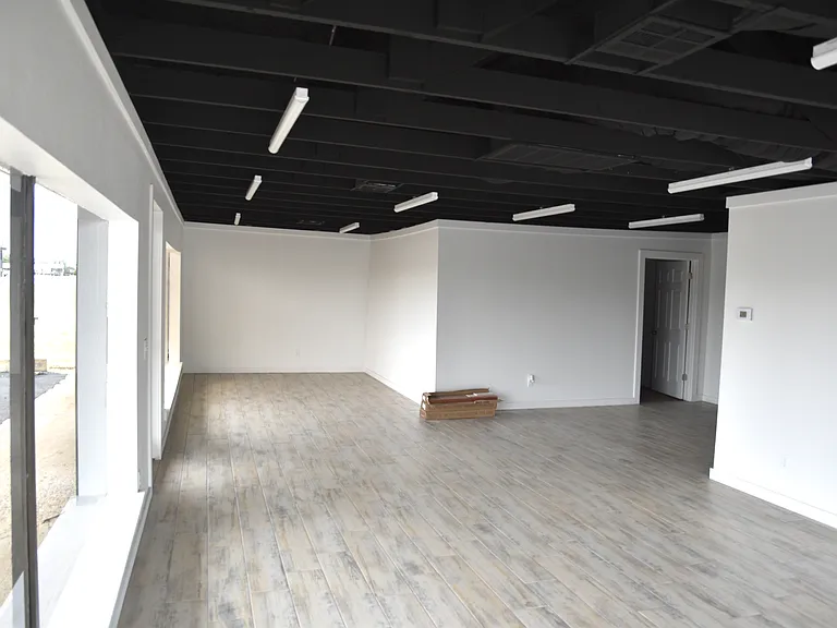 1815 E Broadway St — Photo 9