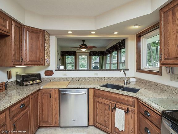 4th image of 5963 Hickory Ct