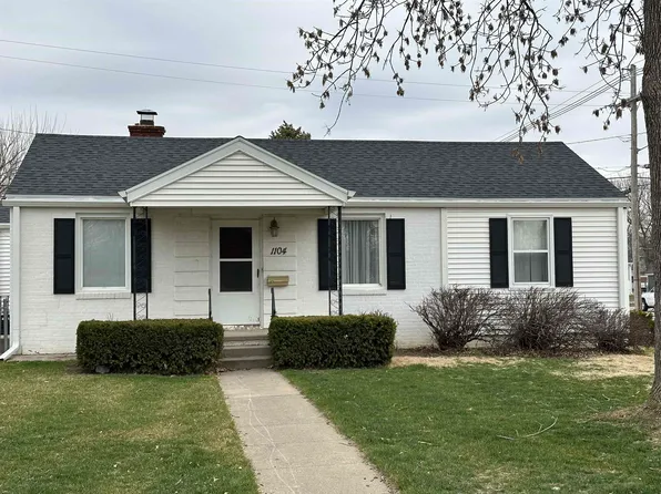 1104 Saunders Ave, Hastings, NE 68901