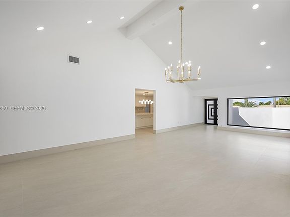 4th image of 2851 SW 117th Ave