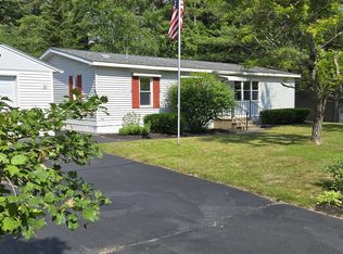 32 Sunset Dr, Hopkinton, NH 03229
