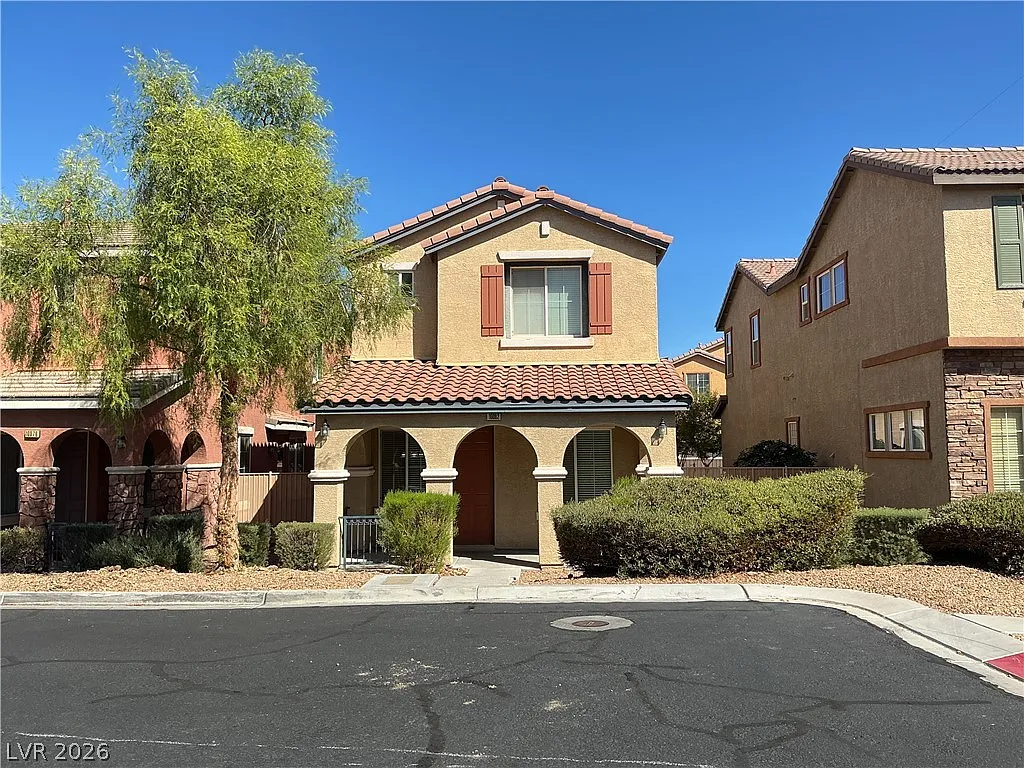 3 bed, 2.5 bath, 1596 sqft, $1,875 — Photo 3