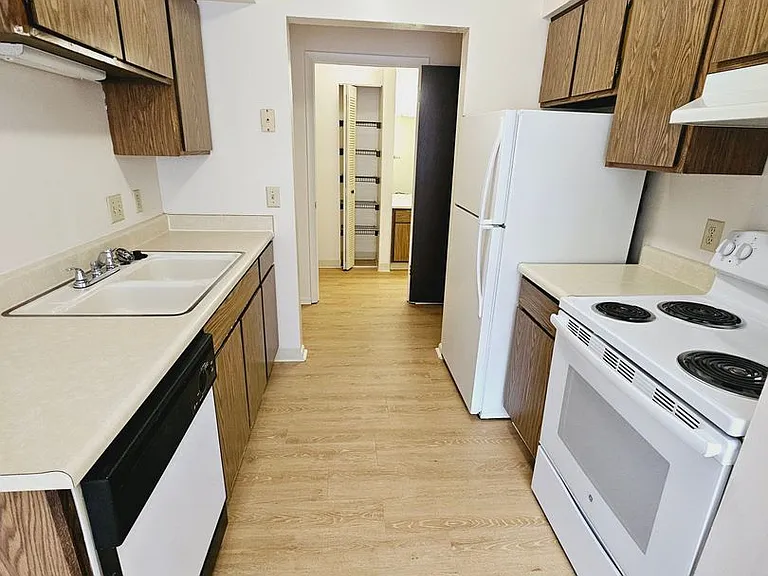 Sugarbush Apartments — Photo 129