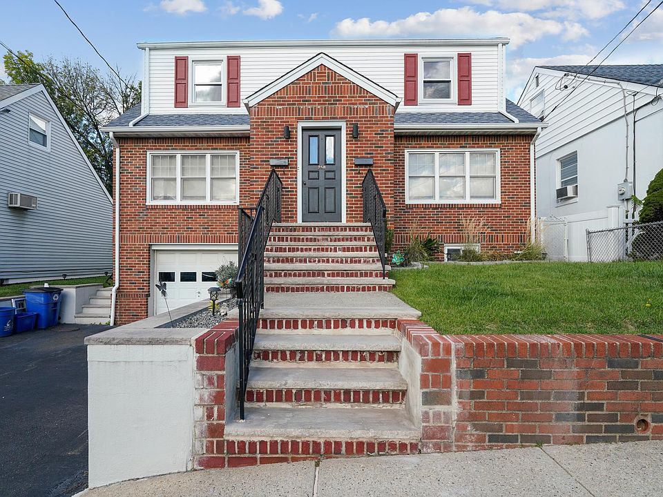 1st image of 258 Eagle St #2