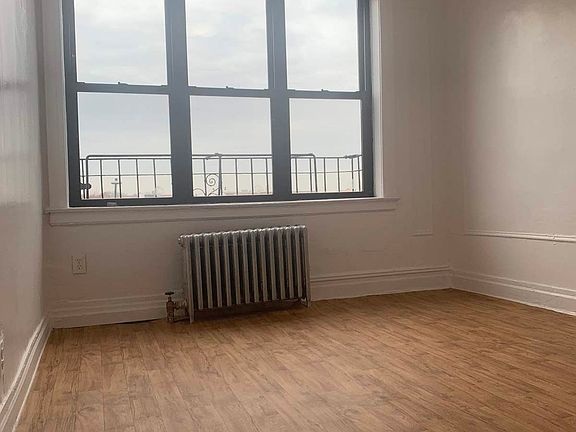 4th image of 3052 45th St APT 3F