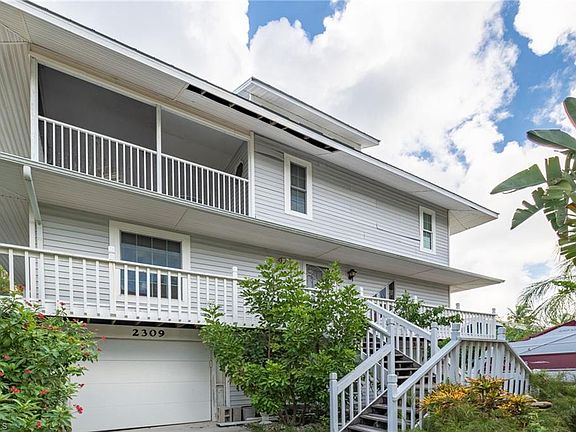 3rd image of 2309 Carambola Ln