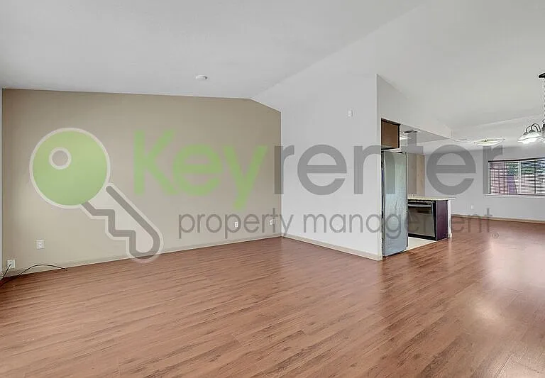 7137 Reyn Oaks Way — Photo 3