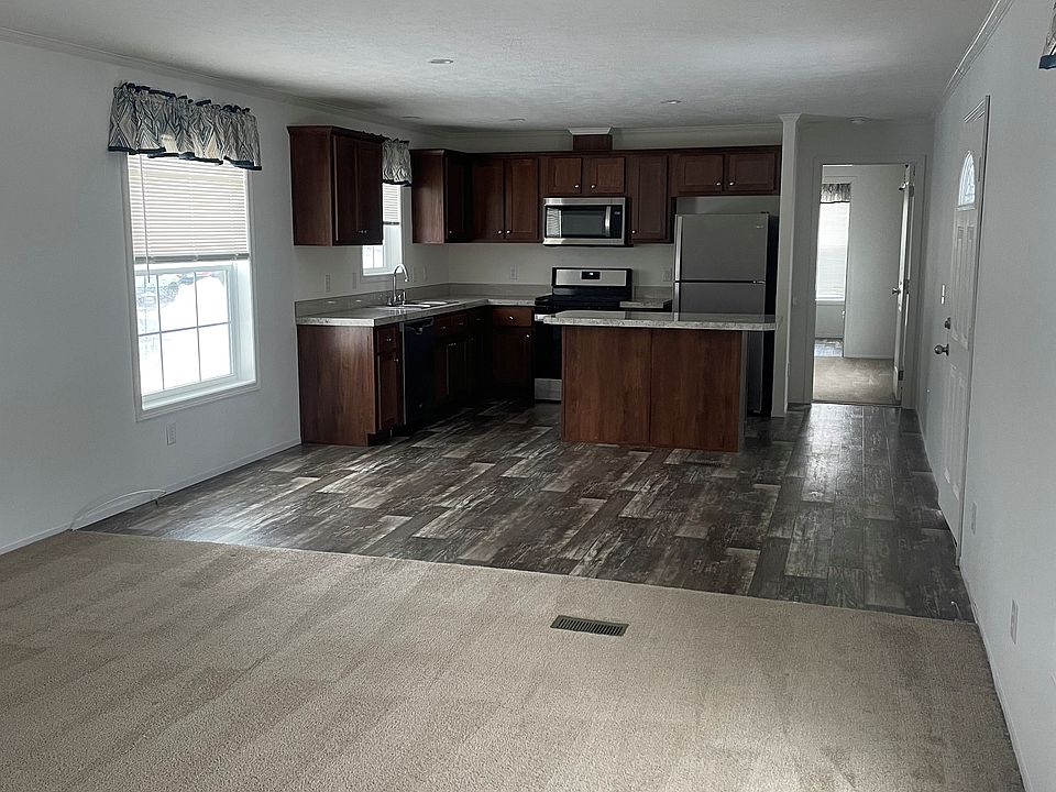 2nd image of 23 Oak Dr