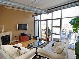 3rd image of 5117 N Clark St #3C