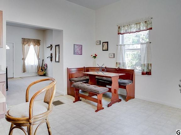 5th image of 1848 E Grand Ave