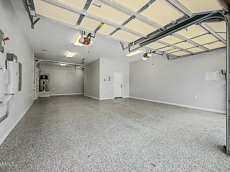 2311 E Colter St — Photo 66