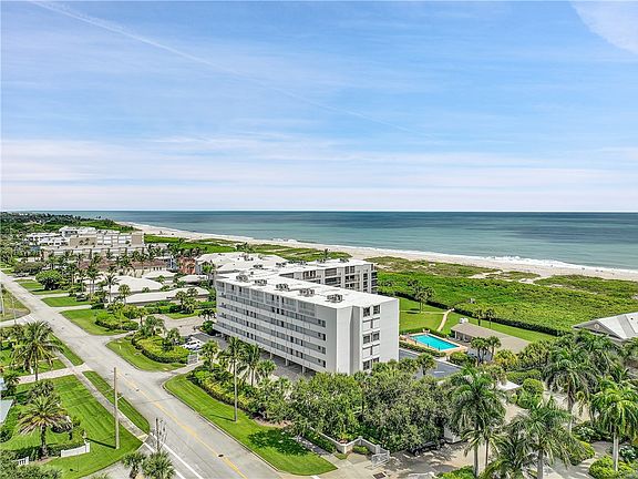 3rd image of 1480 Ocean Dr APT 4J