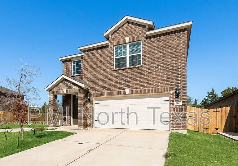 1421 Butler Ave — Photo 6