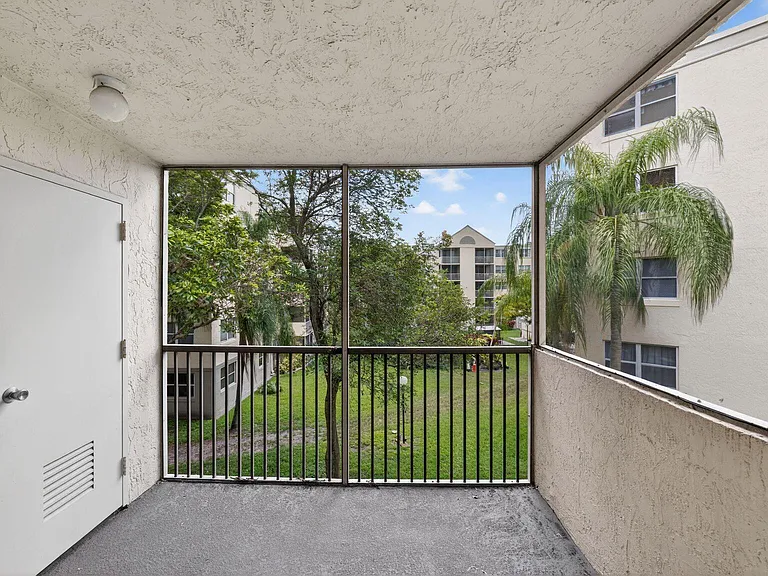 8363 Lake Dr #308 — Photo 5