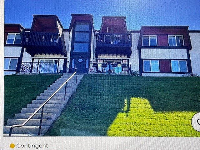Very well maintained unit, enter from other side of building, not all these stairs. :)