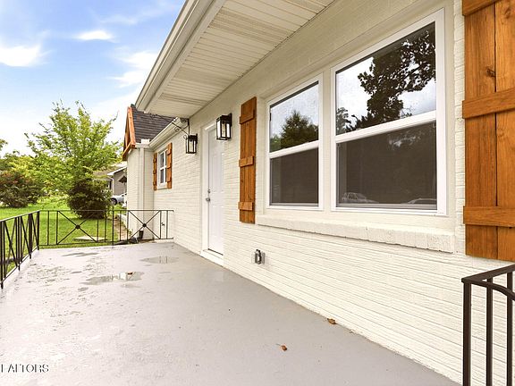 3rd image of 2406 E Glenwood Ave