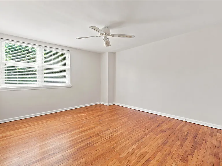 107 Plant Ave — Photo 10