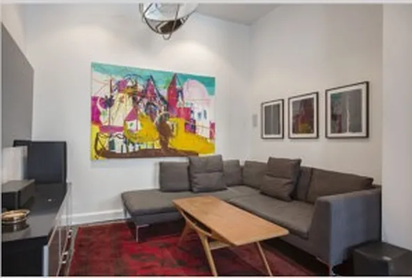 Sold by Avenue Real Estate | media 10