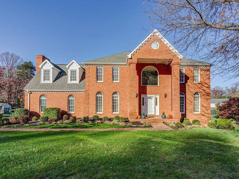 1st image of 171 Forest Dr
