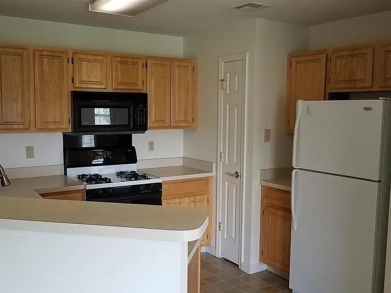 106 Oriole Ct — Photo 11