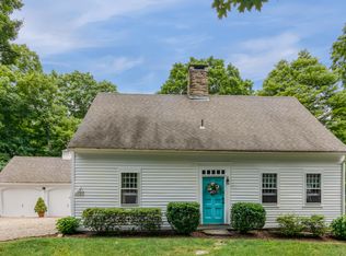 979 Goose Ln, Guilford, CT 06437