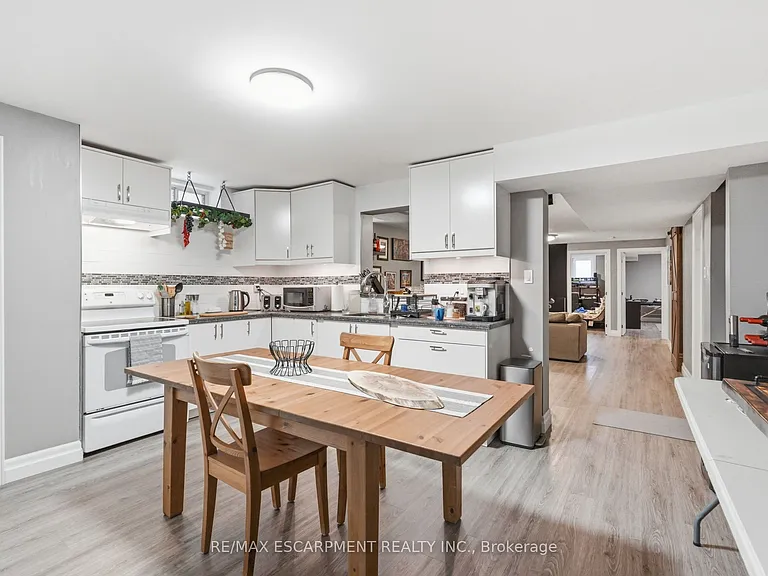 303 Caledon Ave #LOWER — Photo 16