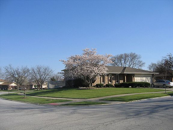 4th image of 17509 Oakwood Dr
