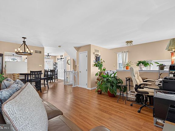 4th image of 244 Auckland Dr