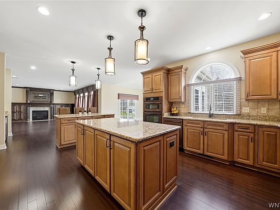 5th image of 35 Worthington Ln