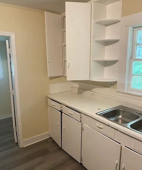 2418 Avenue H — Photo 10