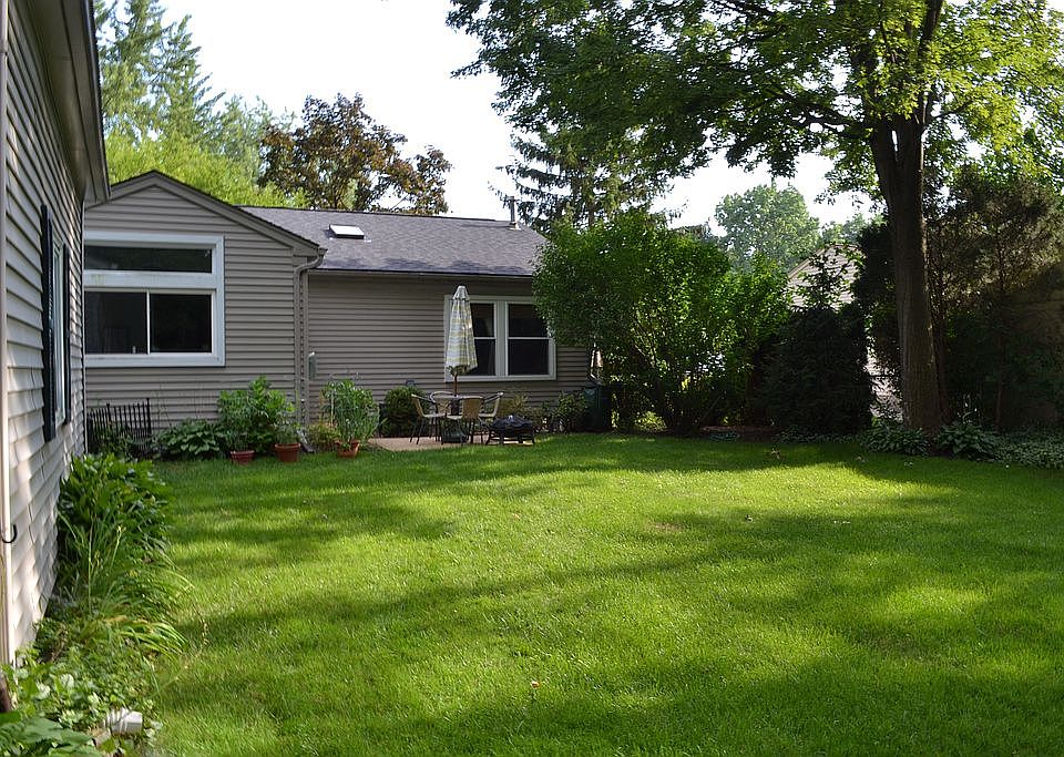 2nd image of 859 Hidden Ridge Dr