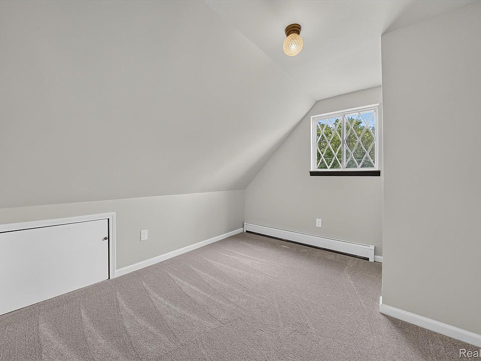 4235 Lake Grove Dr, photo 22