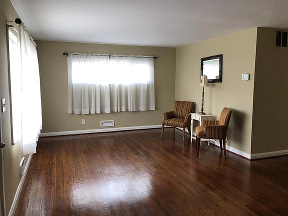4th image of 8401 Harris Ave
