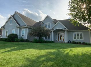 W291N4171 Prairie Wind Cir S, Pewaukee, WI 53072